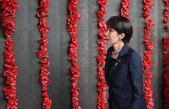 CANBERRA (Australia), 04/05/2026.- Prime Minister of Japan Sanae Takaichi walks along the Roll of Honour during a visit to the Australian War Memorial in Canberra, Australia, 04 May 2026. Prime Minister of Japan Sanae Takaichi is on a three-day visit to Australia. (Japón) EFE/EPA/LUKAS COCH AUSTRALIA AND NEW ZEALAND OUT