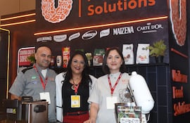 Delia Moreno, gerente del canal gastronómico de Unilever Food Solutions, y Paula Alarcón, chef corporativa de Unilever Food Solutions.