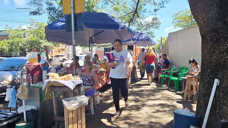 “IPS Ingavi es un mercado”: asegurados denuncian caos, insalubridad y bloqueo de accesos