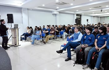 Activa participación en la Universidad Americana.