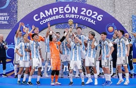 La selección de Argentina festejó el título del Sudamericano de futsal Sub 17 que se realizó en el Complejo SUMA de Luque. Paraguay fue cuarto.