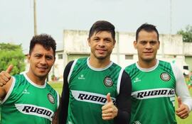 Ángel Cardozo Lucena (izquierda), Rodrigo Rojas y William Mendieta, experimentadas figuras de Rubio Ñu.