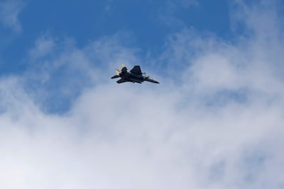 Un avión israelí en la zona fronteriza entre Israel y Líbano, este lunes.