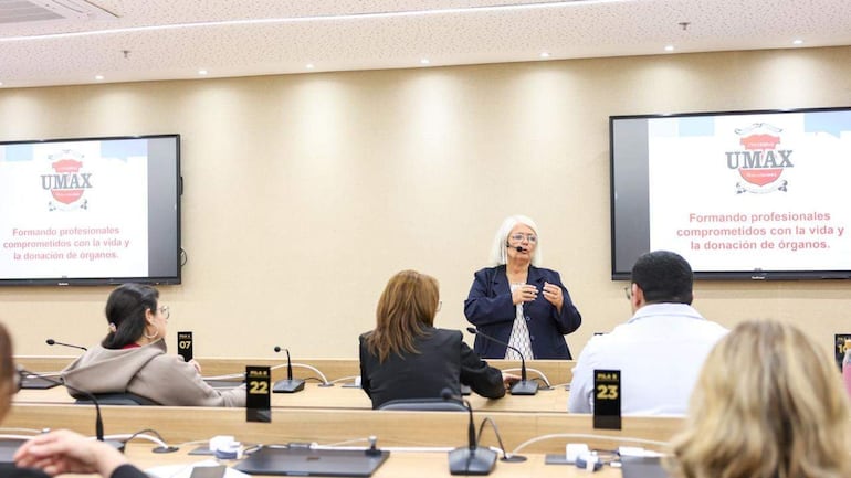 En el Día Nacional del Trasplante de Órganos, la UMAX promovió un espacio de actualización científica para fortalecer la formación médica y generar conciencia sobre la importancia de la donación.