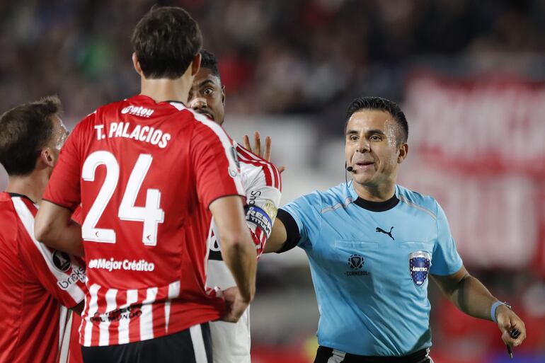 Chileno Maza dirigirá Junior vs. Cerro Porteño, en Cartagena