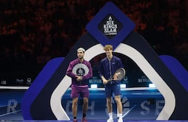 Jannik Sinner superó en dos mangas al español Carlos Alcaraz en el Six Kings Slam, en Arabia Saudí.