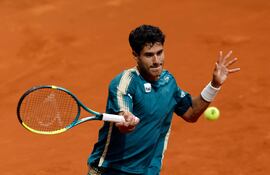 El paraguayo Adolfo Daniel Vallejo nacido el 28 de abril de 2004 quedó eliminado del Masters 1000 de Madrid.