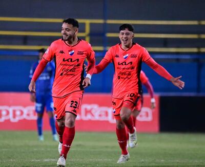 Nacional goleó a Sol de América