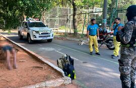 Un cuerpo sin vida fue hallado la mañana de este lunes en el Parque Carlos Antonio López.