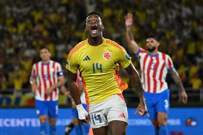 Jhon Durán, jugador de la selección de Colombia, celebra un gol en el partido frente a Paraguay por la fecha 14 de las Eliminatorias Sudamericanas 2026 en el estadio Metropolitano, en Barranquilla, Colombia.