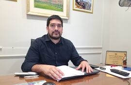 Diputado Mauricio Espínola (ANR, Fuerza REpublicana).