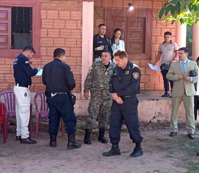 La comitiva fiscal- policial se trasladó hasta la casa de la víctima fatal para el levantamiento de datos sobre el caso.