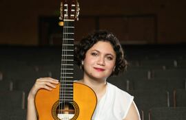 Micaela Núñez es una de las nuevas referentes de la guitarra clásica paraguaya en la actualidad.