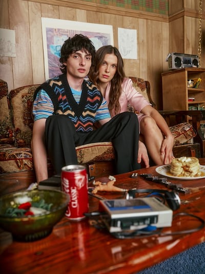 STRANGER THINGS, SEASON 5. Finn Wolfhard y Millie Bobby Brown. Cr. Emily Lipson/NETFLIX © 2025