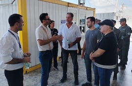 Reunión en Puerto Falcón - Clorinda para un control migratorio unificado.