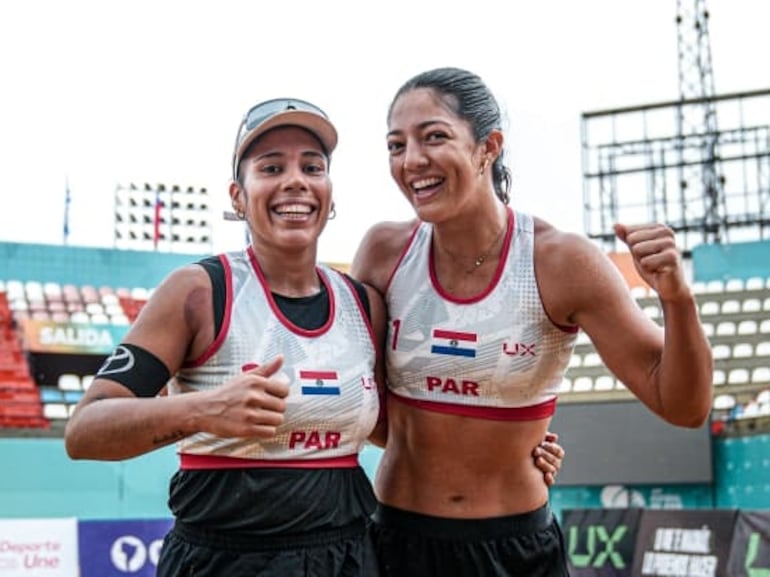 Las paraguayas Michelle Valiente y Giuliana Poletti, campeonas de la cuarta etapa del Circuito Sudamericano de vóley playa.