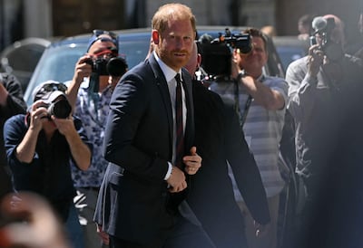 El príncipe Harry, duque de Sussex, llegando hoy a Chatham House, en el centro de Londres, para asistir a la decimocuarta edición del ciclo de conversaciones de la Fundación Invictus Games. (JUSTIN TALLIS / AFP)