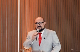El Prof. Dr. Javier Quiñónez, rector de UMAX lideró la inauguración de la nueva Aula Magna Digital.