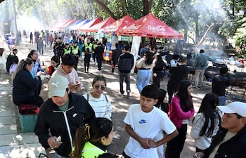 Miles de personas participaron de La Comilona de Teletón.