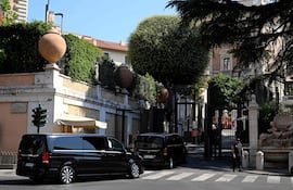 Una delegación llega en convoy para una nueva ronda de conversaciones entre las delegaciones libanesa e israelí en la Embajada de Estados Unidos en Roma