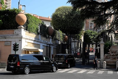 Una delegación llega en convoy para una nueva ronda de conversaciones entre las delegaciones libanesa e israelí en la Embajada de Estados Unidos en Roma