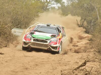 Alejandro Galanti, en el Toyota Etios R5, durante la Etapa 1 del Rally del Chaco 2023.