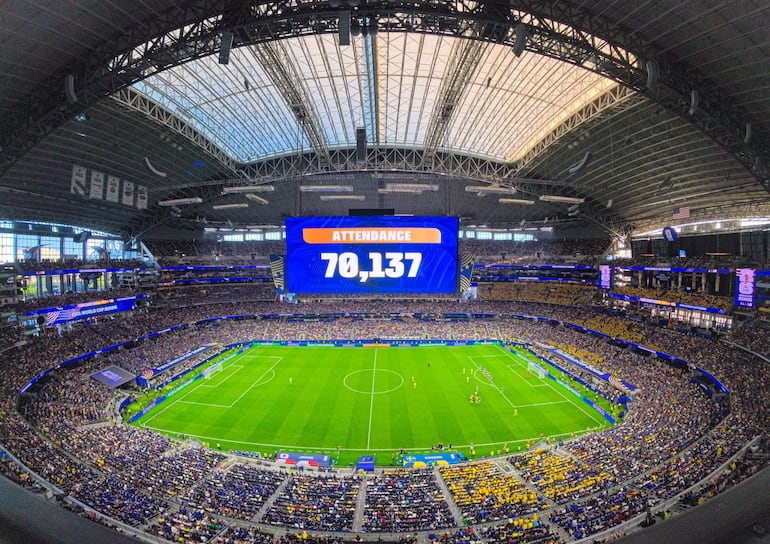 Número total de asistentes al AT&T Stadium, de Dallas.