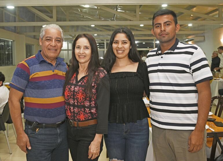  Julián Berden, Rita Ramírez, Yamila Berden y Guido Mario.