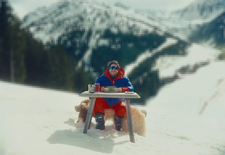 Imágenes pixeladas y con fondos borrosos son parte de la campaña lanzada por Turismo de Austria para promocionar joyas ocultas del país, desde rutas de senderismo a ofertas culinarias, sin promover la masificación.