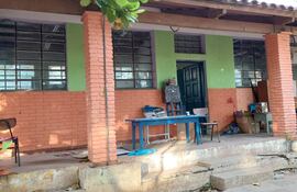 Padres de la escuela Capitán Mauricio José Troche de Zeballos Cué suspendieron protesta ante promesas de reparaciones en pabellones clausurados.