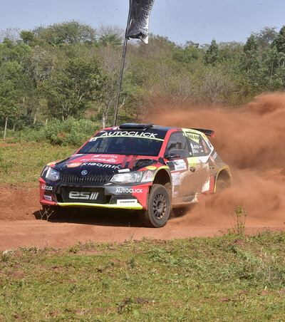 “Seba” Lafarja y Emilio Silva, a bordo de su Skoda Fabia R5, ganaron ayer en la principal categoría, en Santraní