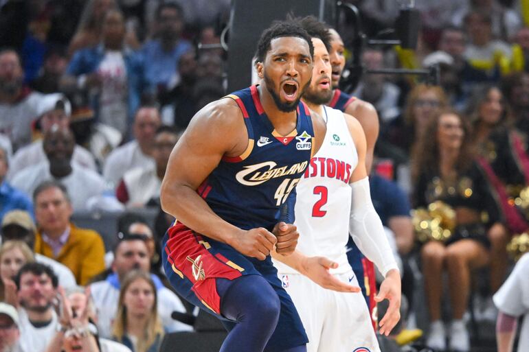 Mitchell y Harden lideran a Cleveland en victoria clave sobre Pistons en semifinales de conferencia