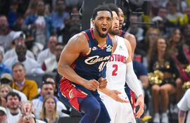 La estrella de los Cavs, Donovan Mitchell anotó 35 puntos, tomó 10 rebotes y repartió cuatro asistencias para impedir que Detroit se pusiera 3-0 en la llave.