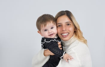 La deportista mamá Gabriela Alejandra Narváez junto a su hija Margot en el especial de ABC por el Día de la Madre.