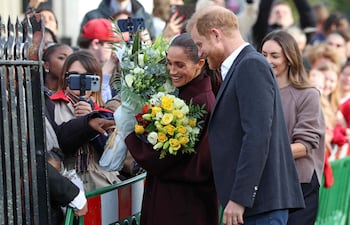 El príncipe Harry y Meghan Markle recibieron muestras de cariño al llegar al Community Recording Studio (CRS) en Nottingham, en el centro de Inglaterra. (Darren Staples / AFP)