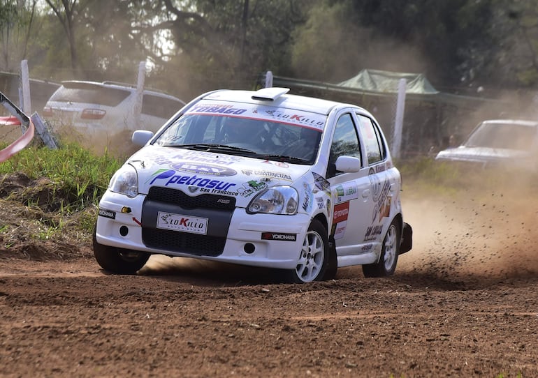 Armando “Lokillo” Duarte y Jony César Martínez iniciarán la etapa del viernes desde el puesto 25, con el Toyota Vitz RS.