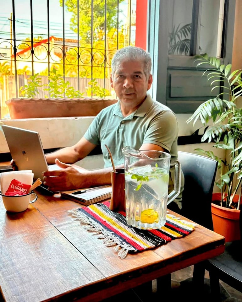 Esteban Ortega, profe de guaraní en El Granel.