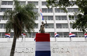 Fachada del Palacio de Justicia.