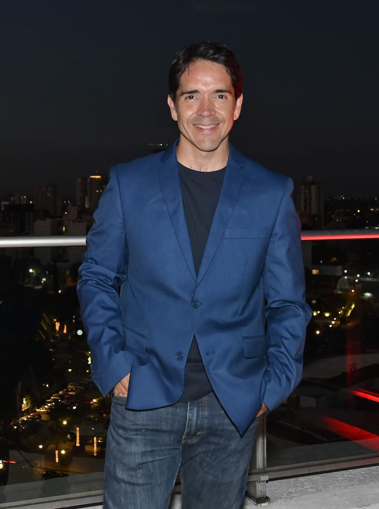 Pag. Encendido Nueva Pantalla Led**Aviadores Hotel Dazzler.hoy 02 de diciembre del 2025.foto Pedro Gonzalez