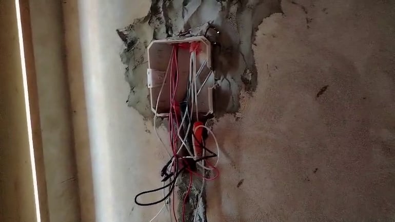 Ladrones se llevaron cables eléctricos, herramientas y materiales de construcción, provocando pérdidas que superarían varios millones de guaraníes.