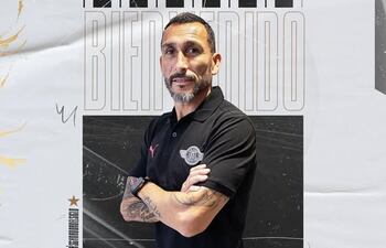 Con esta imagen, Libertad presentó oficialmente a su nuevo entrenador, el argentino Pablo Horacio Guiñazú de 47 años.