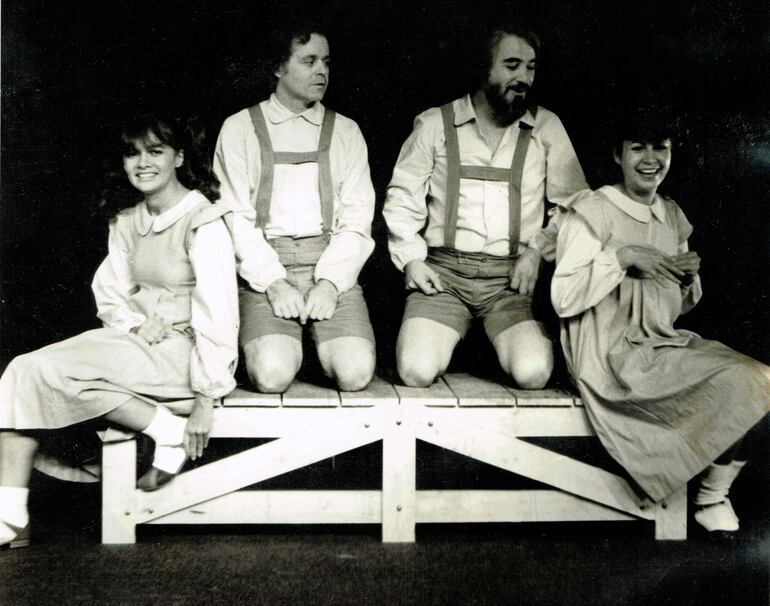 Carla Fabri, José Luis Ardissone, Mario Marcel y Clotilde Cabral con "En Navidad te venimos a buscar".