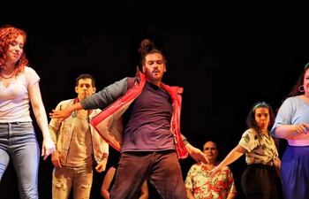 La obra "80 veces suéltalo" recreará bailes y canciones de la década del '80.