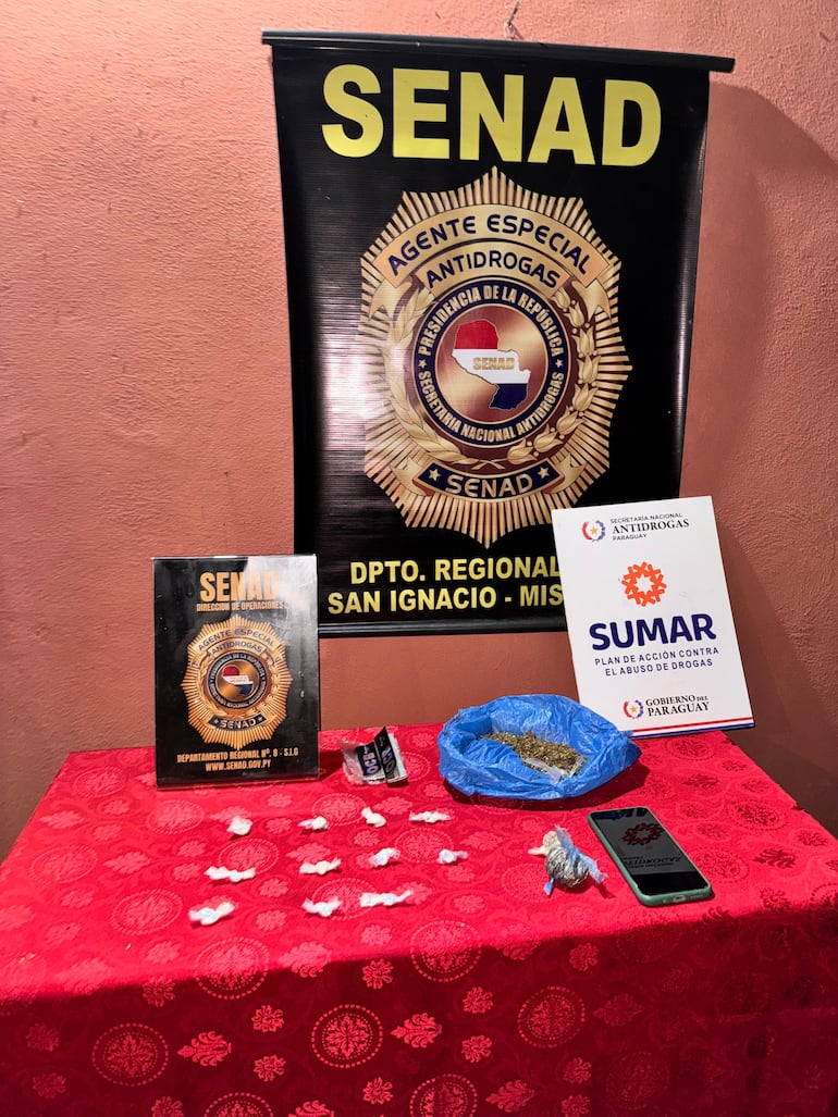 También fueron incautados 67,5 gramos de marihuana y 6 gramos de cocaína.