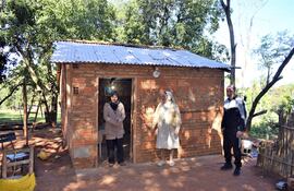 Construyen una pieza a familia de escasos recursos en Carapeguá.