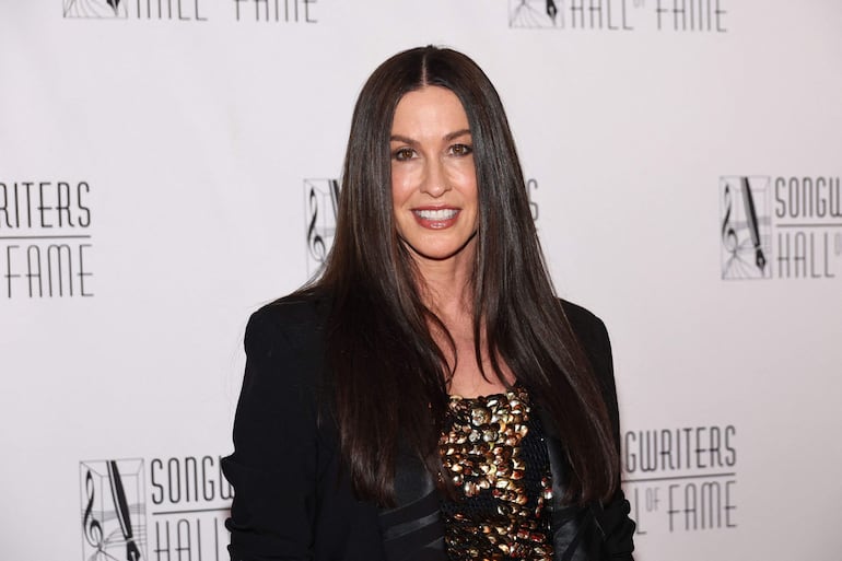 Alanis Morissette.