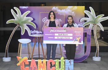 Dinelco entregó un viaje todo pago a Cancún a su segunda ganadora: Ruth Rivero López.