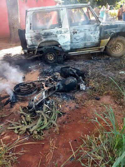 Así quedó el vehículo donde se suicidó el brasileño luego supuestamente atentar contra su señora.