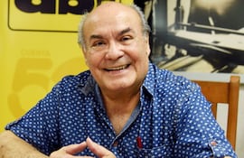 El reconocido músico Rigoberto Arévalo falleció en la tarde de hoy, tras permanecer hospitalizado a causa de una pancreatitis.