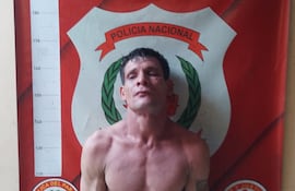 Arrebata arma reglamentaria a agente policial, huye y es capturado tras rastrillaje.